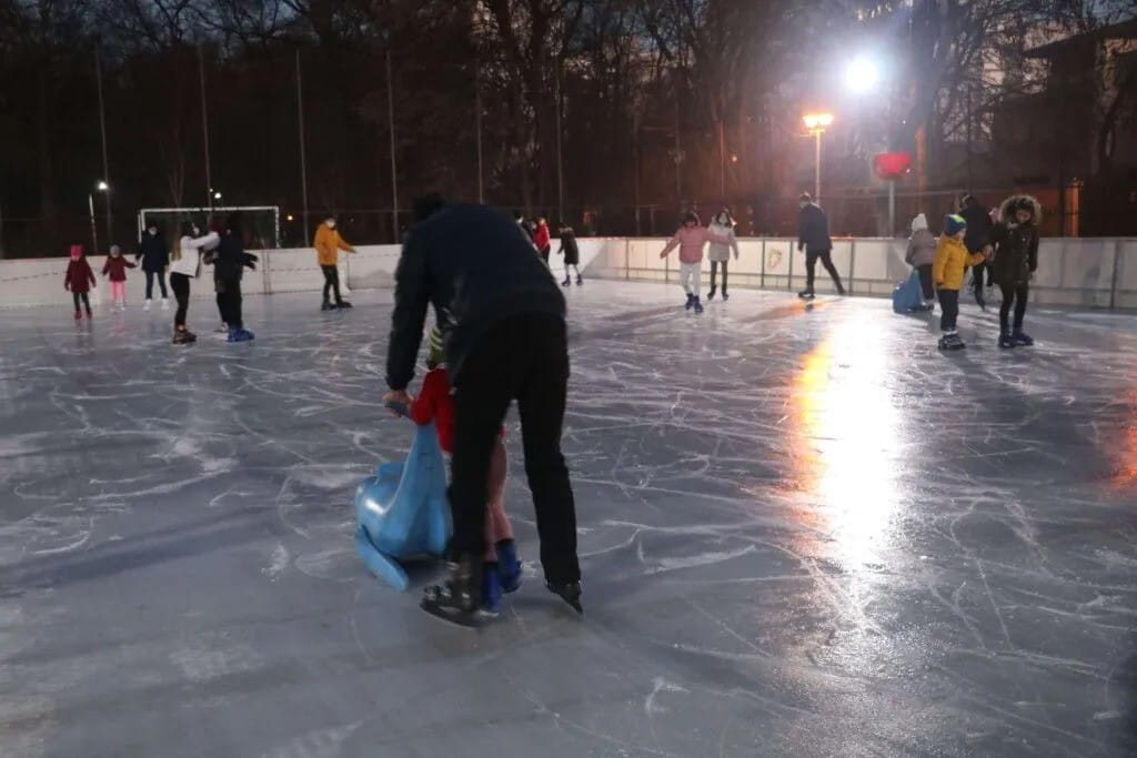 patinoar in parcul bazilescu bucuresti