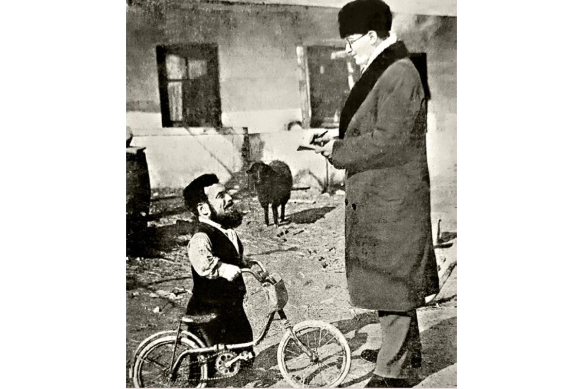 Piticul de la Moși, 1930