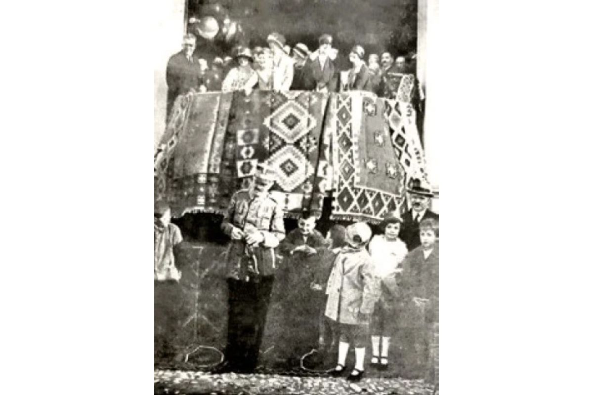 Joia Moșilor, 1928